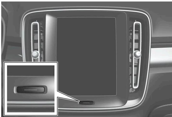 VOLVO C40 (2024) - Nettoyer l'écran central - 1