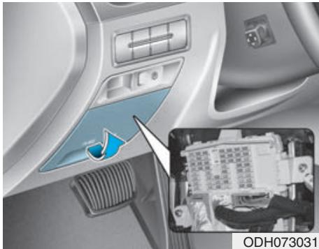 HYUNDAI Genesis DH  (2013-2016) - Remplacement d'un fusible au tableau de bord - 1