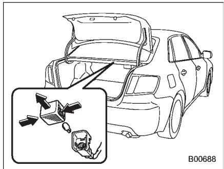 SUBARU WRX (2011) - Plafonnier et éclairage de l'espace de chargement - 3