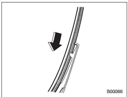SUBARU WRX (2011) - Caoutchouc de balai d'essuie-glace de lunette arriere - 4