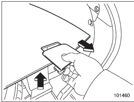SUBARU WRX (2011) - Pour accrocher la longe supérieure - 4
