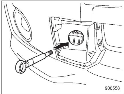SUBARU WRX (2011) - Crocket de remorquage avant (modèle turbo): - 2