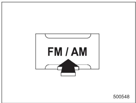 SUBARU WRX (2011) - ■ Sélection FM/AM - 2