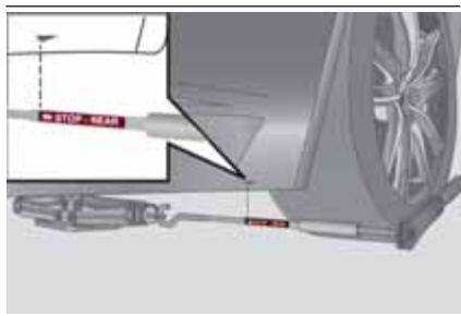 ALFA ROMEO 4C (2013-2020) - Procedure au remplacement d'une roue en agissant comme suit : - 6