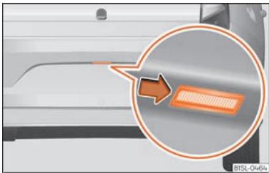 SEAT Mii Phase 3 (2019-2021) - Remplacer l'ampoule de l'éclairage de la plaque d'immatriculation - 1