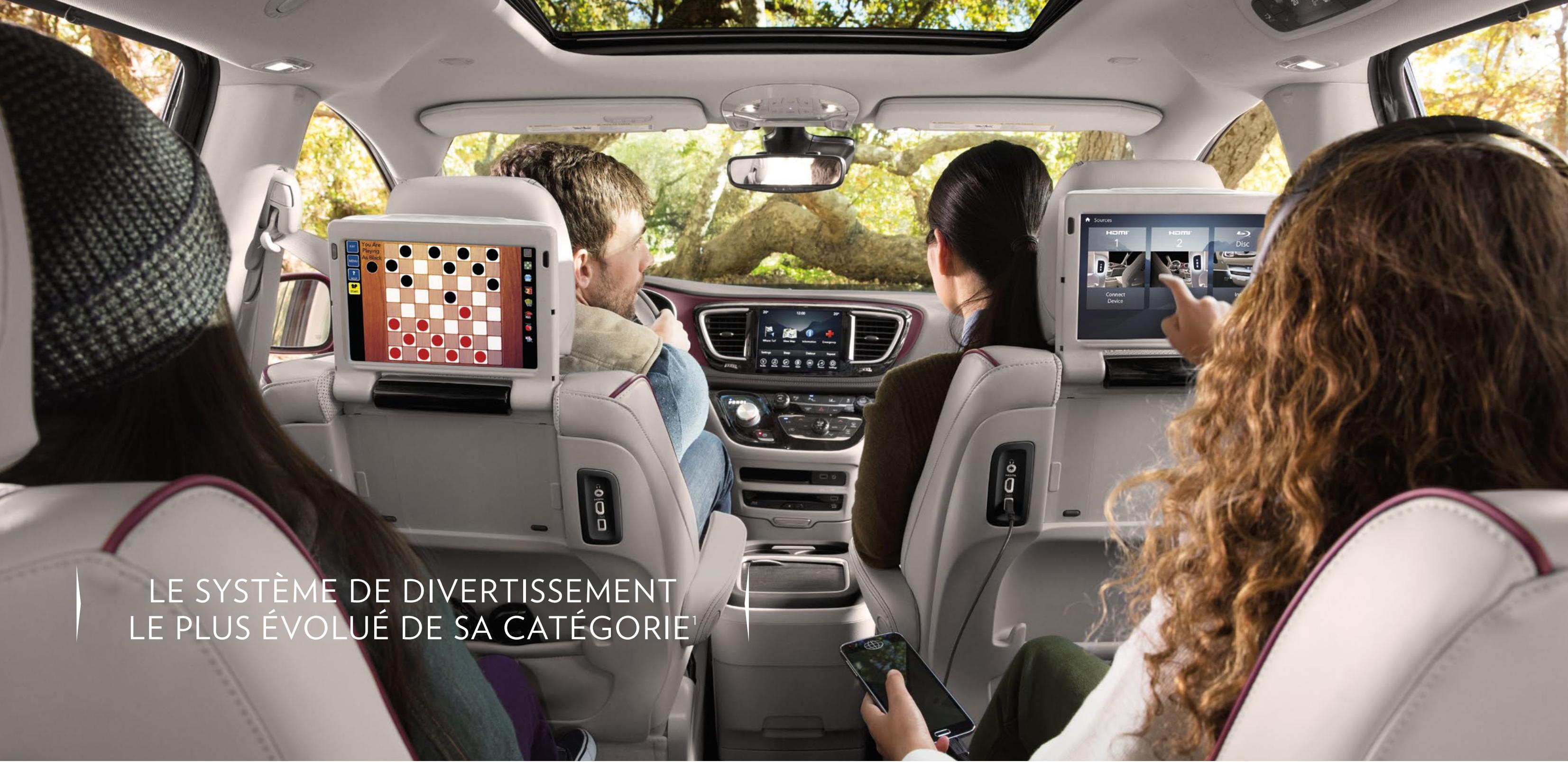 Chrysler Pacifica 2 (2017) - ASPIRATEUR INTEGRE STOW'N VAC - 2