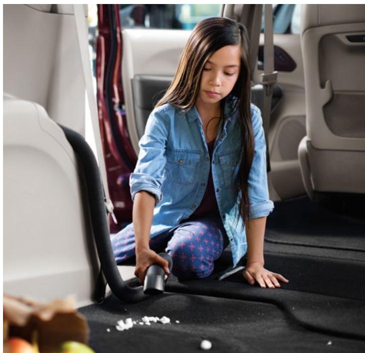 Chrysler Pacifica 2 (2017) - ASPIRATEUR INTEGRE STOW'N VAC - 1