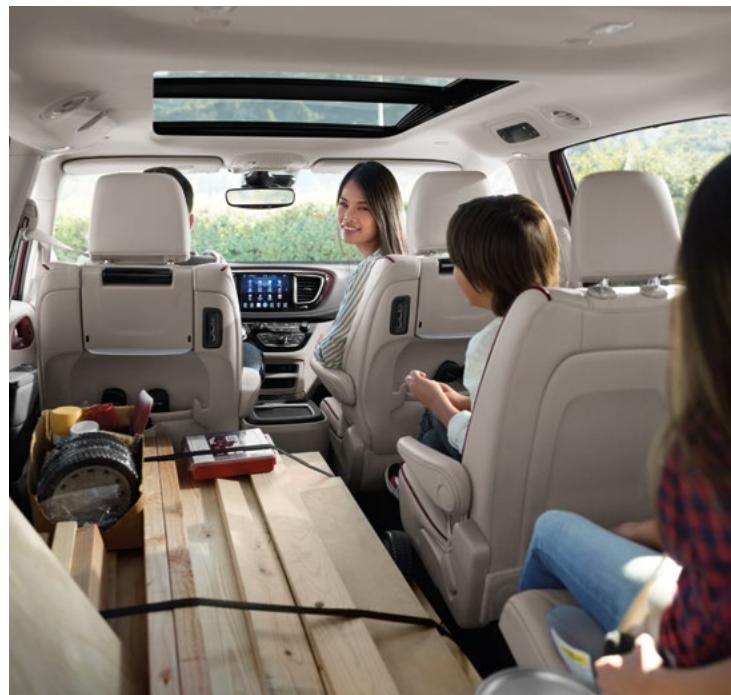 Chrysler Pacifica 2 (2017) - ESPACES DE RANGEMENT DE LA SUPER CONSOLE CENTRALE - 2