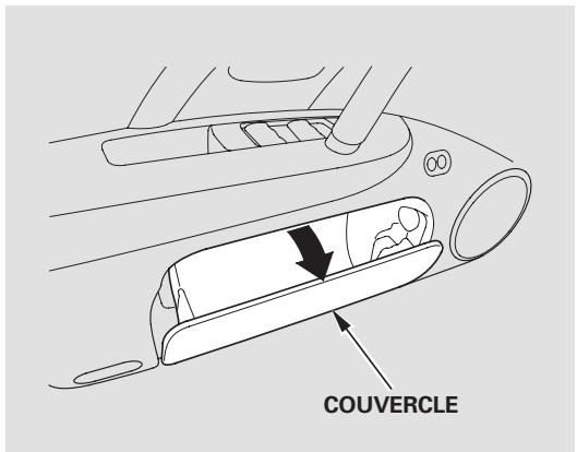 Acura RL (2011) - Prises pour accessoires - 3