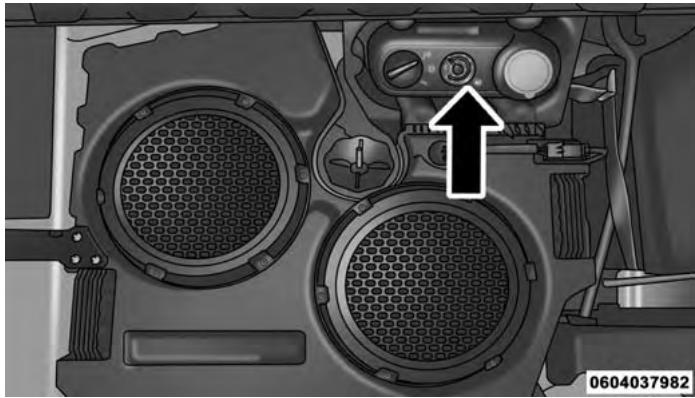 DODGE Challenger Phase 2 (2015-2023) - Emplacement de la trousse d'entretien des pneus - 1