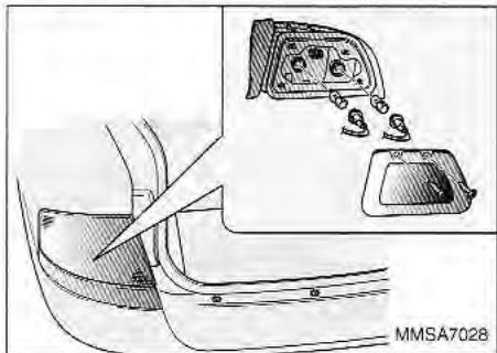 KIA Magentis MS (2000-2005) - FEUX ARRÊIRE - REMPLACEMENT DE L'AMPOULE - 1