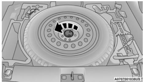 JEEP Renegade Phase 2 (2018-2022) - EMPLACEMENT DU CRIC ET RANGEMENT DE LA ROUE DE SECOURS - 3