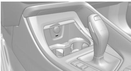 BMW X1 Phase 2 (2019-2022) - Dans la console centrale avant - 1