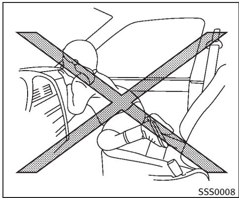 INFINITI M (2011) - ATTENTION - 3