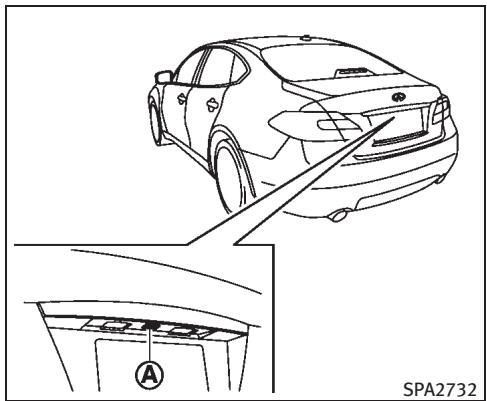 INFINITI M (2011) - Déverrouillage des portières et de la trappe du réservoir de carburant - 2