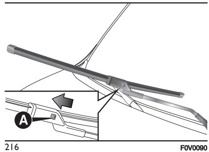 FIAT Doblo 2 Phase 2 (2015-2022) - Remplacement des balais d'essuie-glace fig. 216 - 1