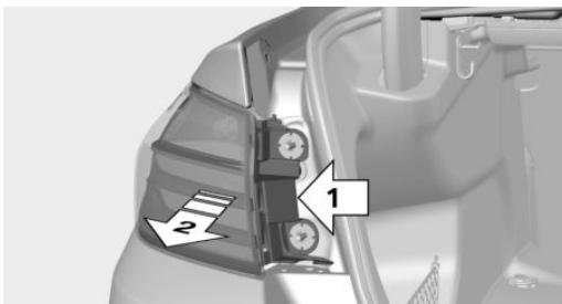 BMW Série 4 (2017-2020) - Démontage du feu arrêté extérieur - 3