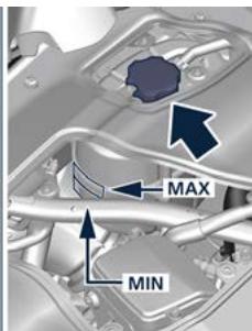 Maserati MC20 Cielo (2022) - Vérification du niveau du liquide de refroidissement moteur - 3