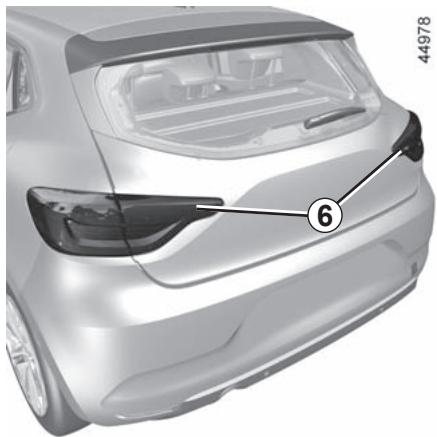 RENAULT Clio 5 (2019-2023) - FEUX ARRIÈRE ET LATERAUX : remplacement des lampes (2/3) - 1
