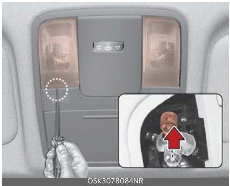 KIA Soul SK3-3 Phase 2 (2023) - Remplacement de l'ampoule de la lampe de lecture (type ampoule) - 1