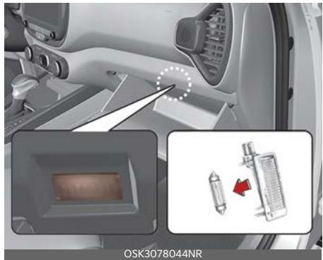 KIA Soul SK3-3 Phase 2 (2023) - Remplacement de la lampe de la boite à gants - 1