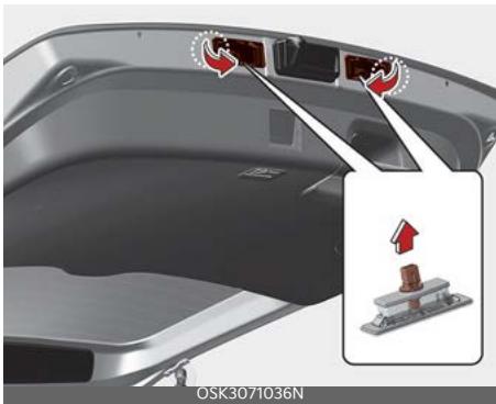 KIA Soul SK3-3 Phase 2 (2023) - Remplacement d'une ampoule d'éclairage de plaque d'immatri-culation - 1