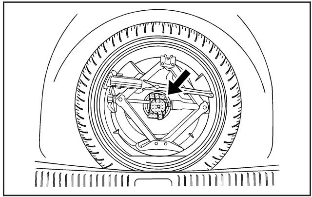 Buick Lucerne (2008) - Dépose du pneu de secours et des outils - 2