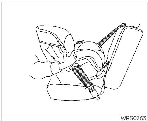 NISSAN Kicks (2020) - Ensemble de retenue orienté vers l'arrière, étape 1 - 5