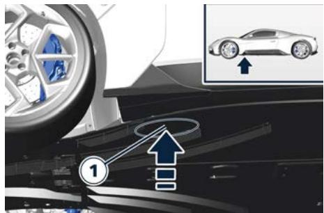 Maserati MC20 (2020) - Installation de la roue de secours compacte - 2