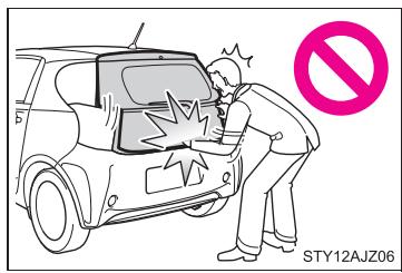 Scion IQ (2012) - Ouverture/fermeture du hayon - 2