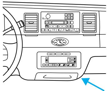Lincoln Town Car (1998-2003) - PRISE DE COURANT AUXILIAIRE 12V - 1