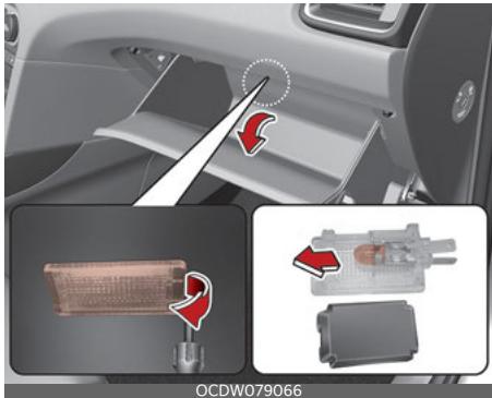 KIA Seltos SP2 (2024) - Remplacement de l'ampoule (type ampoule) d'éclairage de la boîte à gants - 1