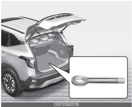 KIA Seltos SP2 (2024) - Utilisation d'un crochet de remorquage amovible (salon l'equipe-ment) - 1