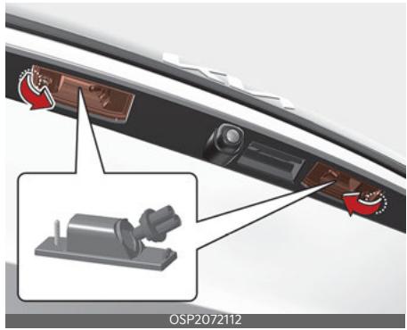 KIA Seltos SP2 (2024) - Remplacement de l'ampoule de lampe de plaque d'immatriculation (type ampoule) - 1
