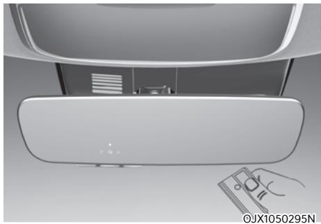 Genesis GV60 (2021-2025) - 2) Programmer un nouveau système HomeLink® - 2