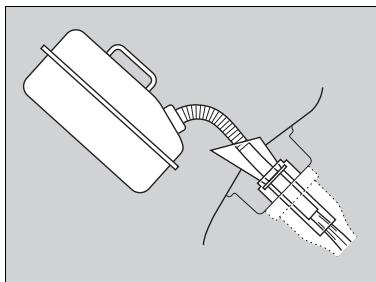 Acura MDX (2023) - Remplissage du réservoir de carburant à partir d'un bidon d'essence portatif - 2