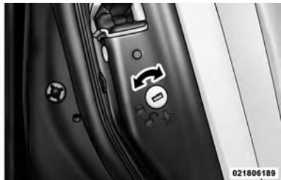 JEEP Grand Cherokee WK2 Phase 2 (2013-2017) - Pour activer ou désactiver le système de verrouillage sécurité-enfants - 2