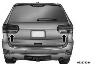 JEEP Grand Cherokee WK2 Phase 2 (2013-2017) - Feu arrière monté sur le hayon arrière - 1