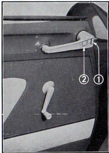 CITROEN ID 19F BREAK FAMILIALE COMMERCIALE (1957-1975) - Ouverture et verrouillage des portes. - 1