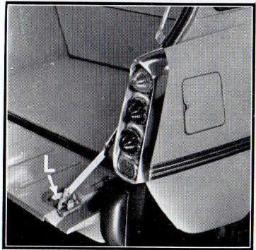 CITROEN ID 19F BREAK FAMILIALE COMMERCIALE (1957-1975) - Ouverture de la partie AR. - 1