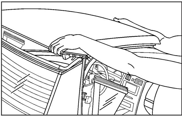 CADILLAC XLR (2006) - Levage manuel du toit rigide escamtable - 10