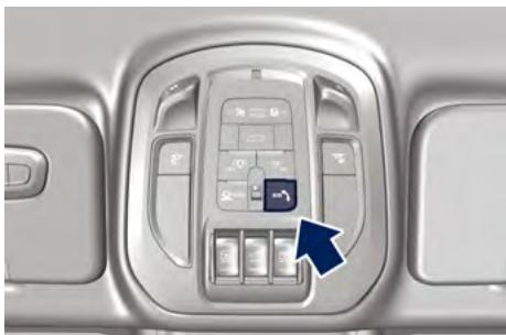 Maserati Grecale (2022) - à l'aide du bouton situé sur la console de plafonnier - 1