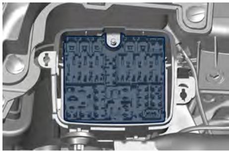 Maserati Grecale (2022) - Boîte à fusibles sur le côté arrêtédroit du compartment avant dumoteur électrique - 2