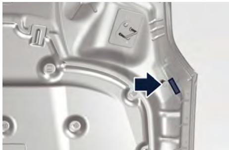 Maserati Grecale (2022) - Étiquette antivol sur les pièces mobiles (marché MOA) - 1