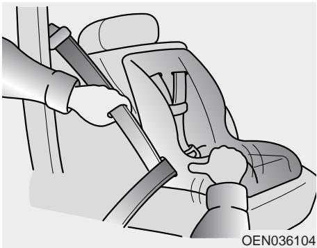KIA Magentis MG (2005-2010) - Mettre une ceinture de sécurité de passager au mode d'auto-bouclage - 4