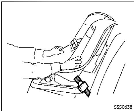 NISSAN Armada (2024) - INSTALLATION D'UN DISPOSITIF DE RETENUE POUR ENFANT FACE À LA ROUTE À L'AIDE DU SYSTÈME LATCH - 4