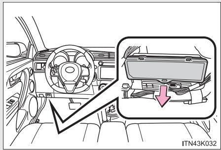 Scion tC 2 (2012) - Sous le bloc d'instrumentation côté conducteur - 1