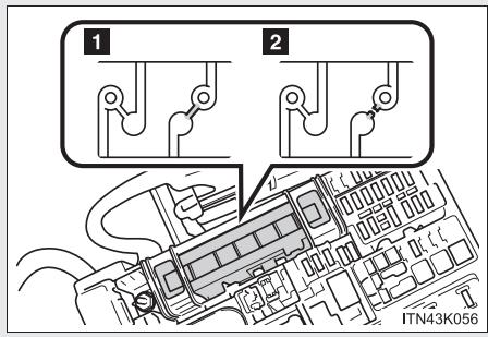 Scion tC 2 (2012) - Bloc d'instrumentation côté conducteur - 5
