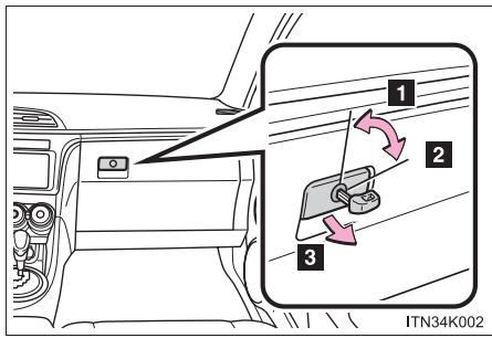 Scion tC 2 (2012) - Boite à gants - 1