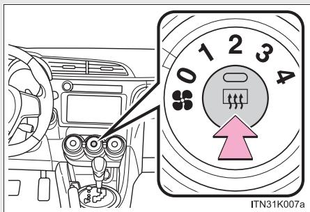 Scion tC 2 (2012) - 3-1. Utilisation du climatiseur et du désembueur   Désembueurs de la lunette arrêté et des rétroviseurs extérieurs* - 1